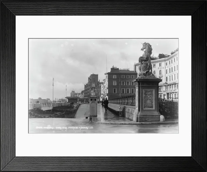 Framed Print : Carlisle Parade in Hastings Framed Print : Carlisle Parade in Hastings