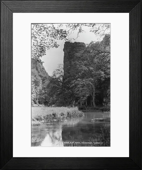 Framed Print : Ilam Rock in Dovedale Framed Print : Ilam Rock in Dovedale