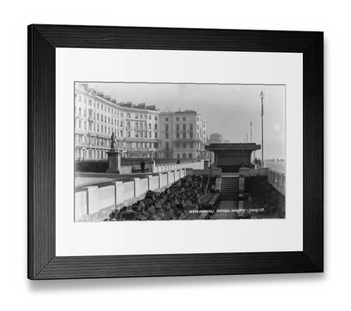 Framed Print : Sunken Garden in Hastings Framed Print : Sunken Garden in Hastings