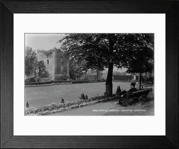 Framed Print : Castle Gardens in Guildford Framed Print : Castle Gardens in Guildford