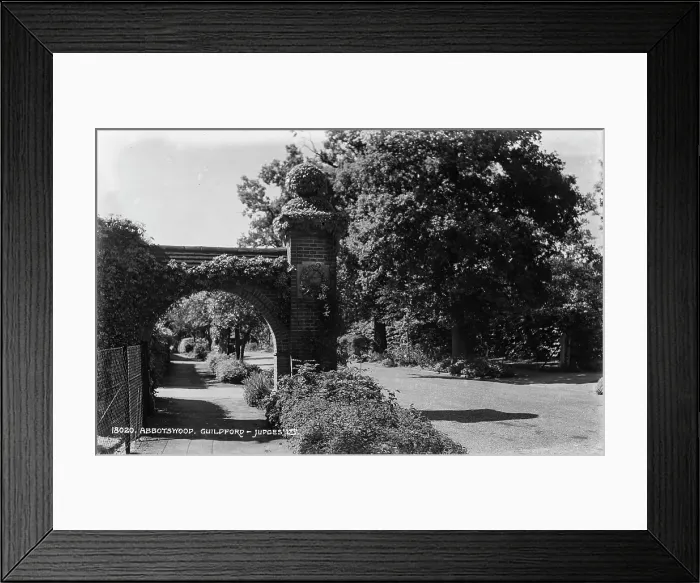 Framed Print : Entrance to Abbotswood Framed Print : Entrance to Abbotswood
