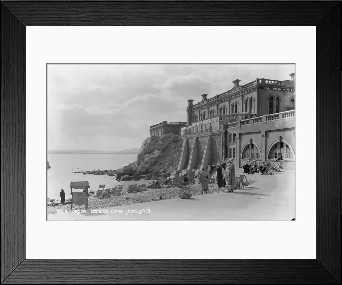Framed Print : Beacon Cove in Torquay Framed Print : Beacon Cove in Torquay