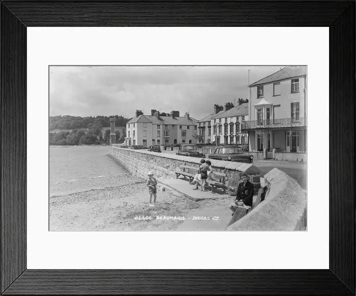 Framed Print : Seaside Scene in Beaumaris Framed Print : Seaside Scene in Beaumaris