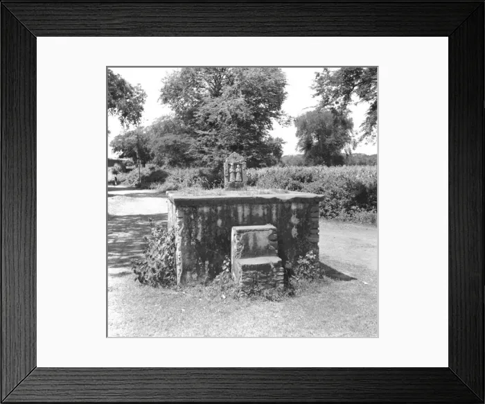 Framed Print : Roadside shrine, Madhya Pradesh, Central India Framed Print : Roadside shrine, Madhya Pradesh, Central India