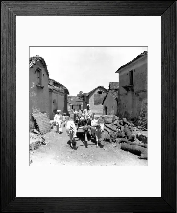Framed Print : Ox cart on a village street - Madhya Pradesh - India Framed Print : Ox cart on a village street - Madhya Pradesh - India