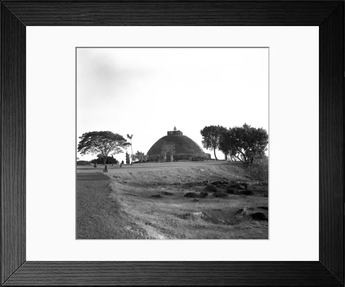 Framed Print : Stupa at Sanchi, Central India Framed Print : Stupa at Sanchi, Central India