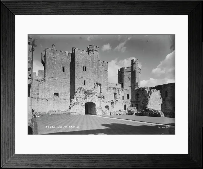 Framed Print : Bodiam Castle Framed Print : Bodiam Castle