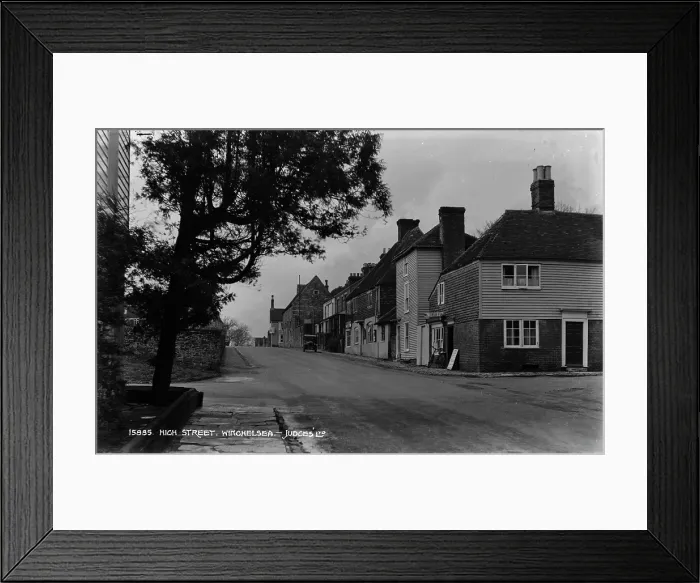 Framed Print : High Street in Winchelsea Framed Print : High Street in Winchelsea