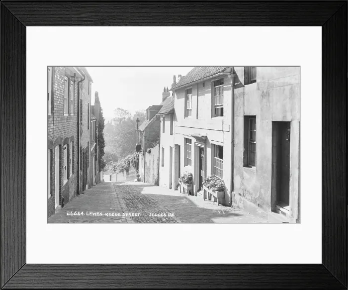 Framed Print : Keere Street in Lewes Framed Print : Keere Street in Lewes