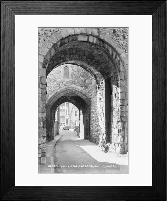 Framed Print : Barbican Archway in Lewes Framed Print : Barbican Archway in Lewes