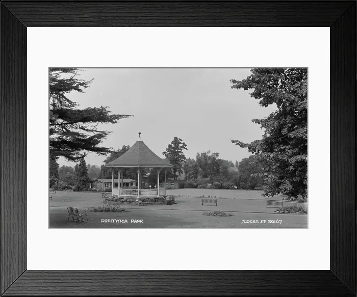 Framed Print : Droitwich Park Bandstand Framed Print : Droitwich Park Bandstand