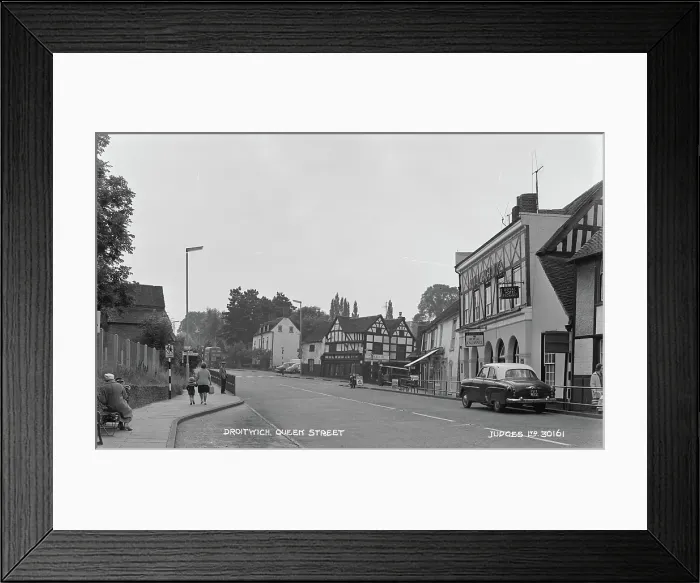 Framed Print : Droitwich Queen Street Framed Print : Droitwich Queen Street