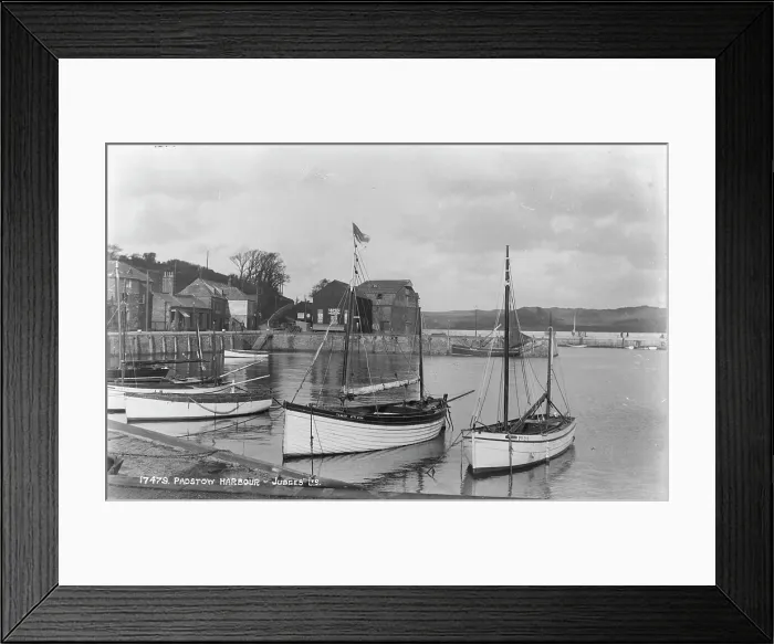 Framed Print : Padstow Harbour Framed Print : Padstow Harbour