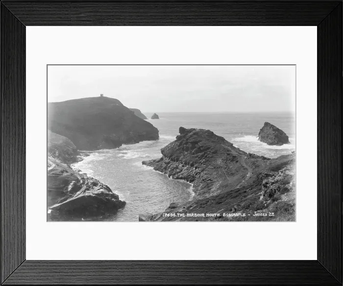 Framed Print : The Harbour Mouth, Boscastle Framed Print : The Harbour Mouth, Boscastle