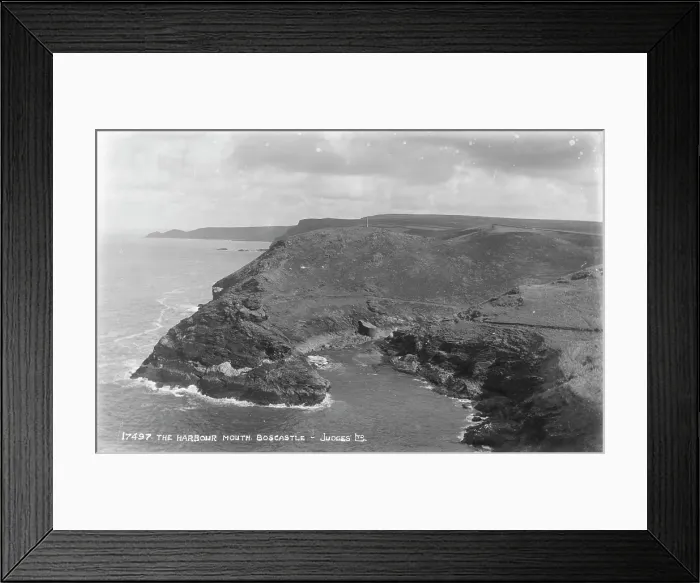 Framed Print : The Harbour Mouth, Boscastle Framed Print : The Harbour Mouth, Boscastle