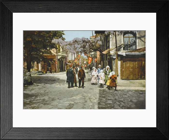 Framed Print : Uskudar (Scutari), Turkey - Street Scene Framed Print : Uskudar (Scutari), Turkey - Street Scene