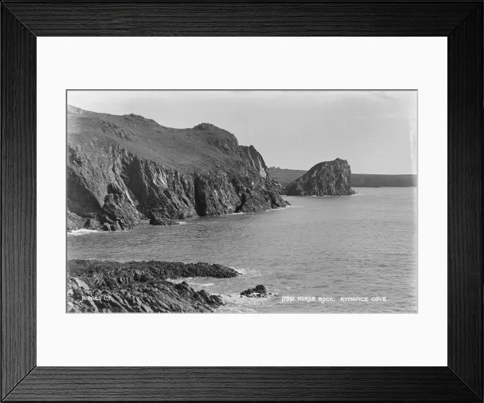 Framed Print : Horse Rock at Kynance Cove Framed Print : Horse Rock at Kynance Cove