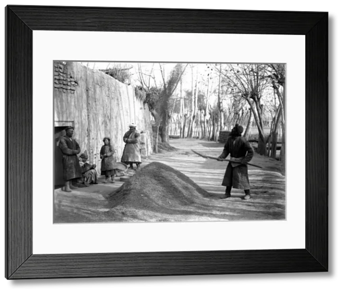 Framed Print : Street scene in Kashgar, western China Framed Print : Street scene in Kashgar, western China