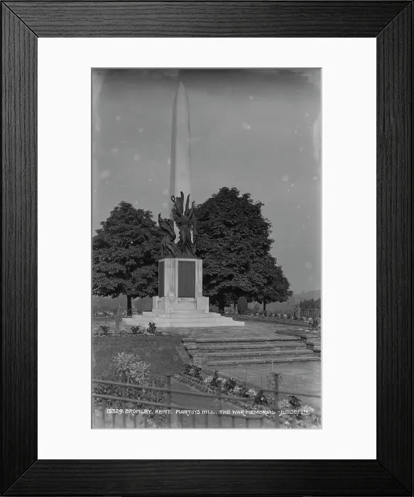Framed Print : The War Memorial at Martin's Hill Framed Print : The War Memorial at Martin's Hill