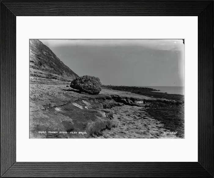 Framed Print : Maiden Stone at Filey Brigg Framed Print : Maiden Stone at Filey Brigg