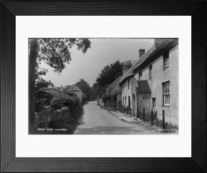 Framed Print : West Lulworth Village Scene Framed Print : West Lulworth Village Scene
