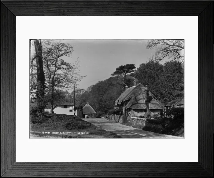 Framed Print : Charming Cottages in East Lulworth Framed Print : Charming Cottages in East Lulworth