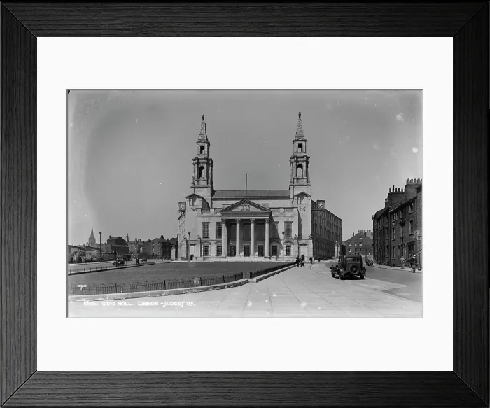 Framed Print : Civic Hall, Leeds Framed Print : Civic Hall, Leeds