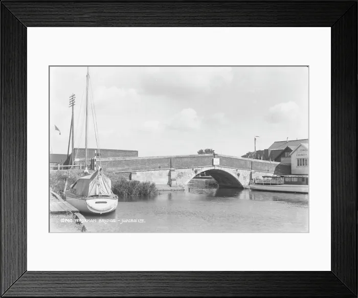 Framed Print : Wroxham Bridge Framed Print : Wroxham Bridge