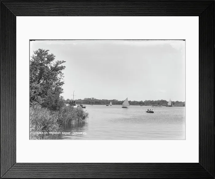 Framed Print : Sailing on Wroxham Broad Framed Print : Sailing on Wroxham Broad