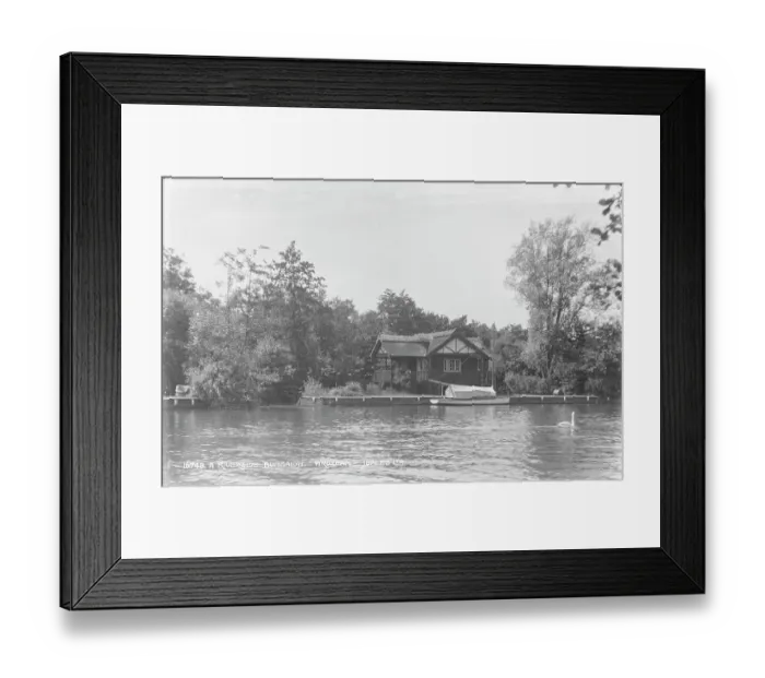 Framed Print : Riverside Bungalow in Wroxham Framed Print : Riverside Bungalow in Wroxham