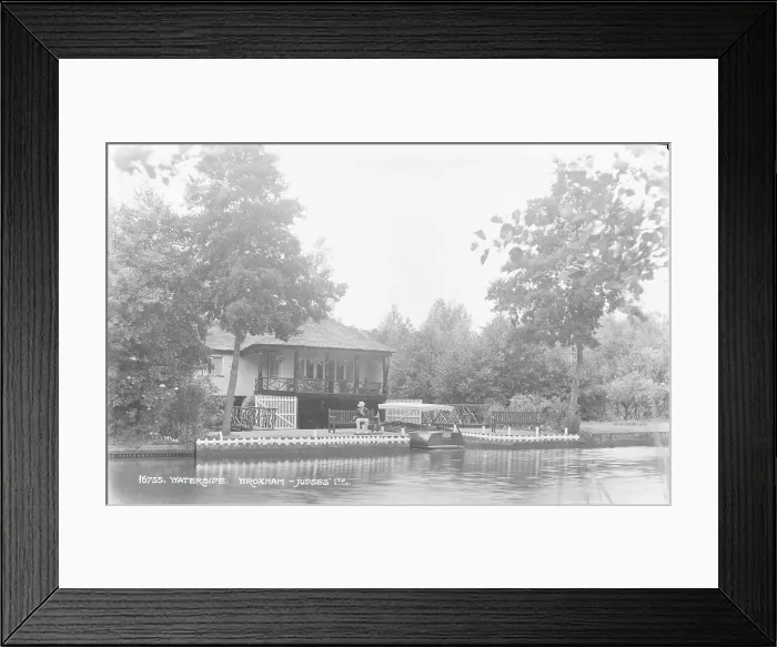 Framed Print : Waterside at Yroxham Framed Print : Waterside at Yroxham
