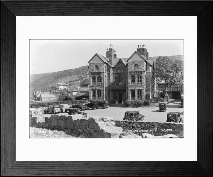 Framed Print : The Castle Hotel, Harlech Framed Print : The Castle Hotel, Harlech