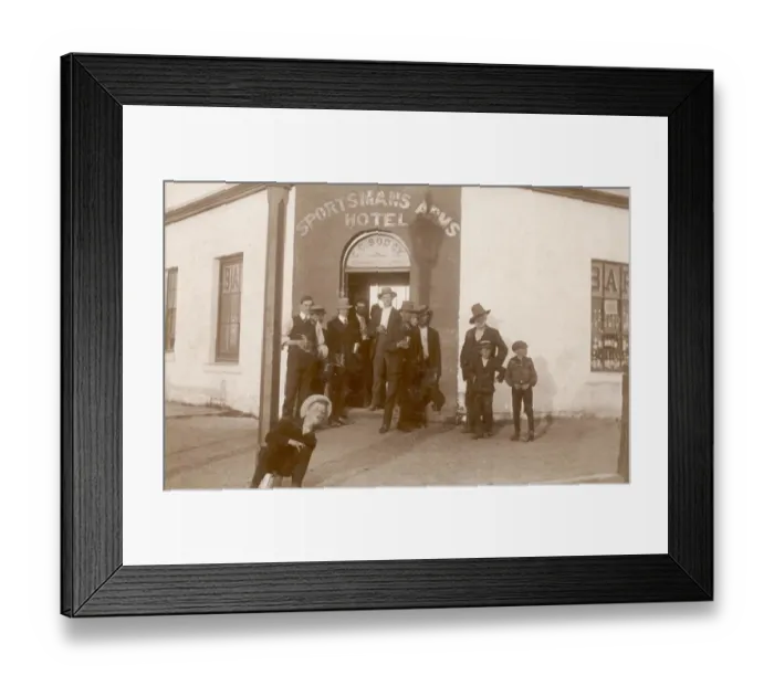 Framed Print : Sportsmans Arms Hotel Framed Print : Sportsmans Arms Hotel