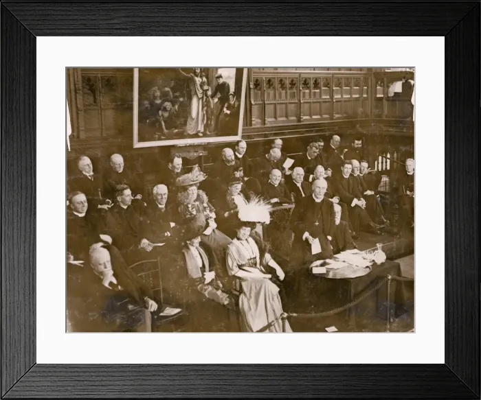 Framed Print : Bishop of London giving a speech Framed Print : Bishop of London giving a speech