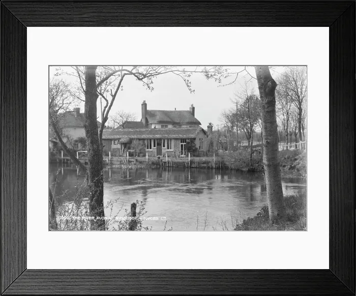 Framed Print : The River Avon at Ringwood Framed Print : The River Avon at Ringwood