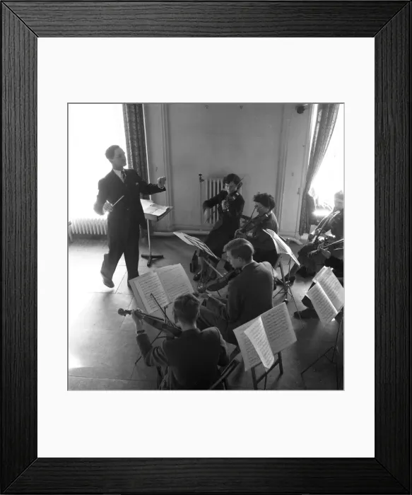 Framed Print : Amateur musicians at Missenden Abbey Framed Print : Amateur musicians at Missenden Abbey