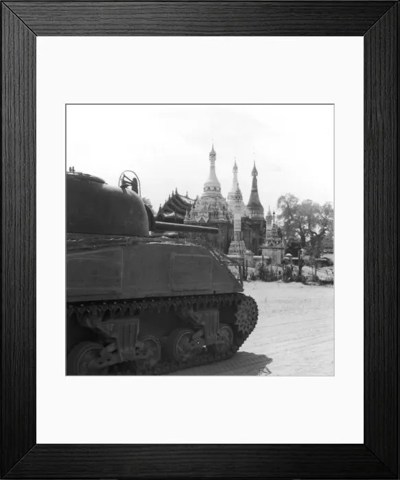 Framed Print : Scottish tank crew in Burma - 1945 Framed Print : Scottish tank crew in Burma - 1945