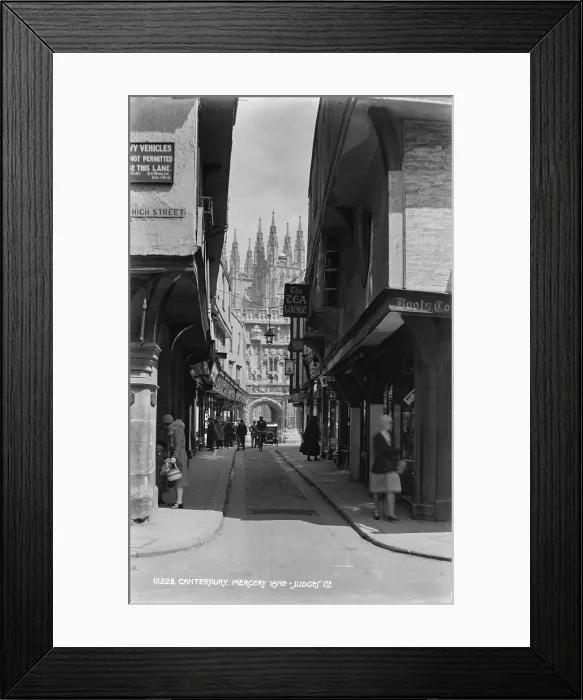 Framed Print : Mercery Lane, Canterbury Framed Print : Mercery Lane, Canterbury
