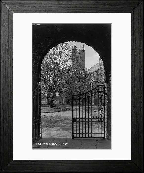 Framed Print : View of Canterbury Cathedral through an Archway Framed Print : View of Canterbury Cathedral through an Archway