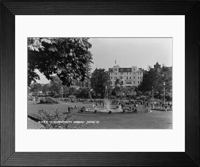 Framed Print : In Bournemouth Gardens Framed Print : In Bournemouth Gardens