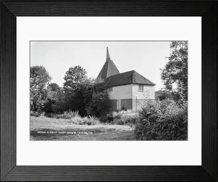 Framed Print : A Kent Oast House Framed Print : A Kent Oast House