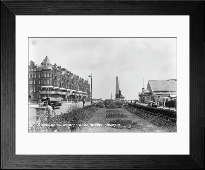Framed Print : Bexhill Gardens and War Memorial Framed Print : Bexhill Gardens and War Memorial
