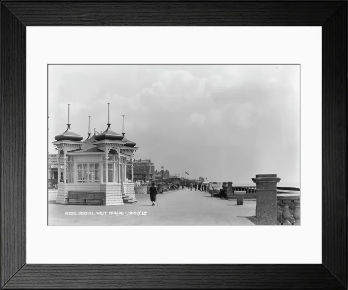 Framed Print : Bexhill West Parade Framed Print : Bexhill West Parade
