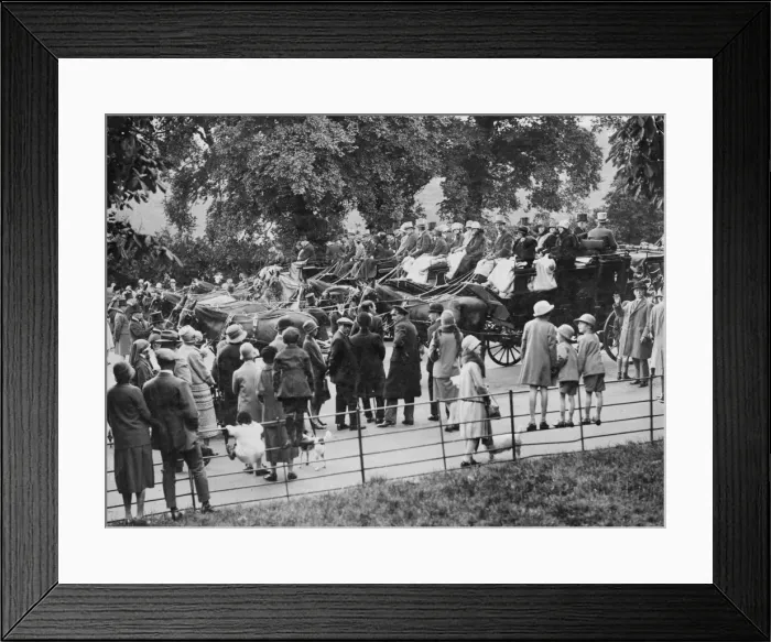 Framed Print : Coaching Club in Hyde Park, London Framed Print : Coaching Club in Hyde Park, London