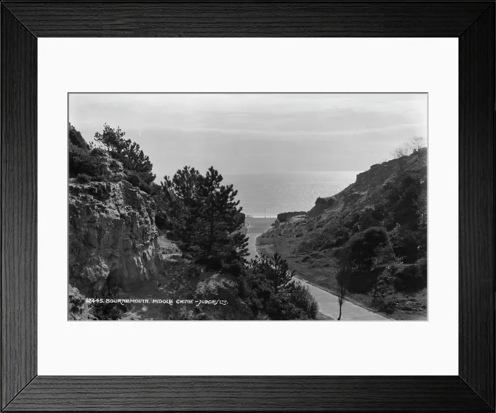 Framed Print : Scenic View of Middle Chine, Bournemouth Framed Print : Scenic View of Middle Chine, Bournemouth