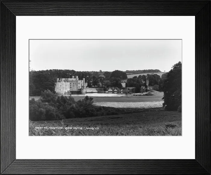 Framed Print : Leeds Castle Near Maidstone Framed Print : Leeds Castle Near Maidstone