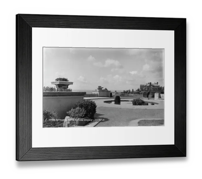 Framed Print : Winterstoke Garden in Ramsgate Framed Print : Winterstoke Garden in Ramsgate