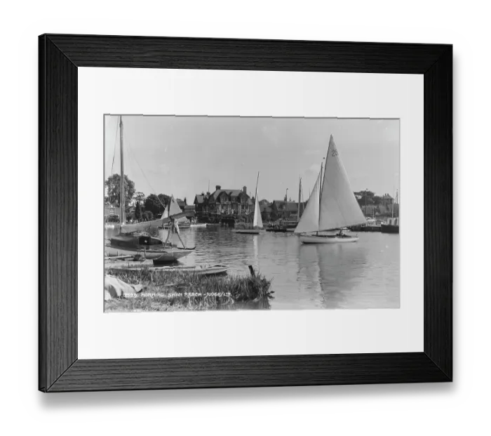 Framed Print : Sailing at Swan Reach Framed Print : Sailing at Swan Reach