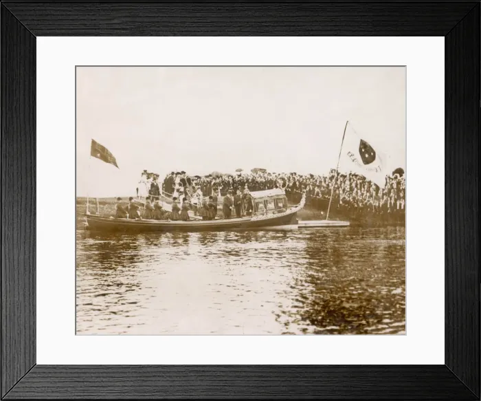 Framed Print : King Edward VII on the Royal Barge Framed Print : King Edward VII on the Royal Barge