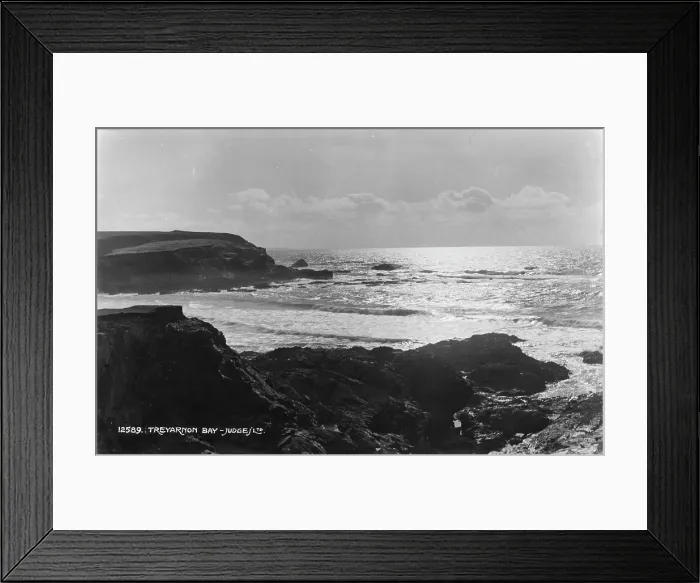 Framed Print : Scenic View of Treyarnon Bay Framed Print : Scenic View of Treyarnon Bay